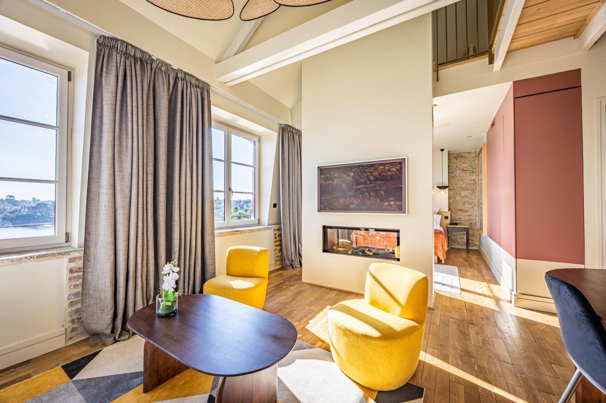 Restaurant Hotel Didier Meril ดีนาร์ ภายนอก รูปภาพ